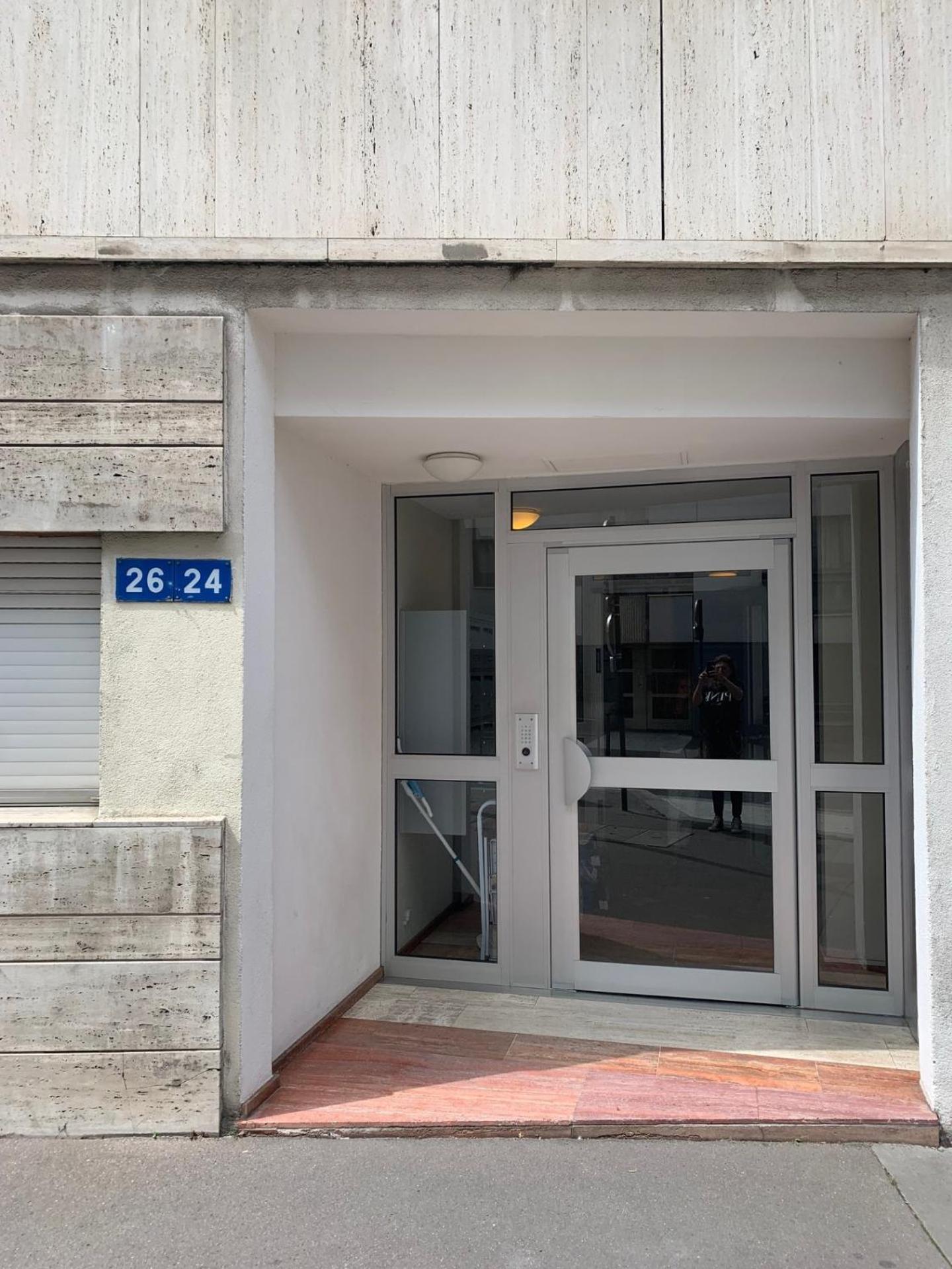 Elegant 1 Climatise Tour Eiffel A Pied